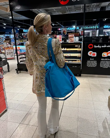 The ultimate colorful shopping bag