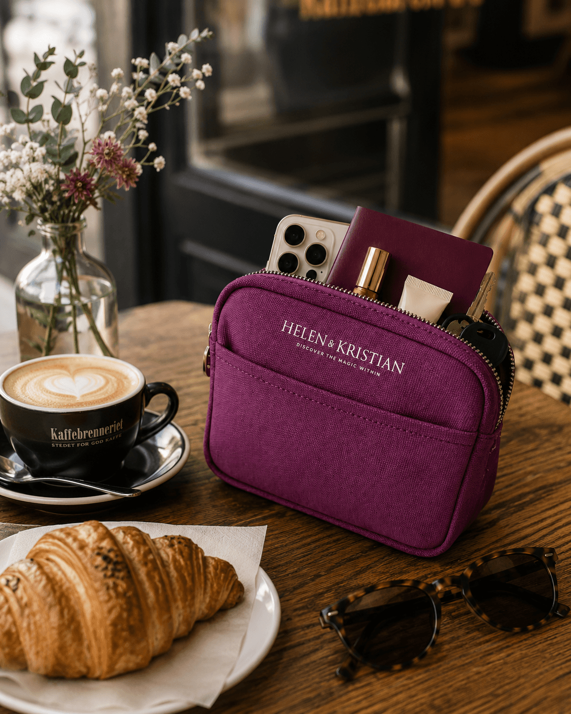 Nipsy sminkepung i fargen Dusky Plum – bomullscanvas fra Helen & Kristian