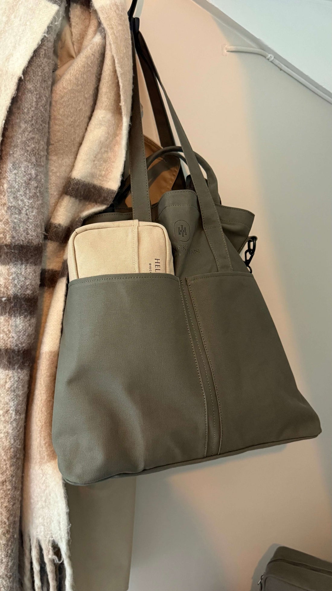 Organizer Deep forest jobbveske. Perfekt også som reiseveske - Helen & Kristian