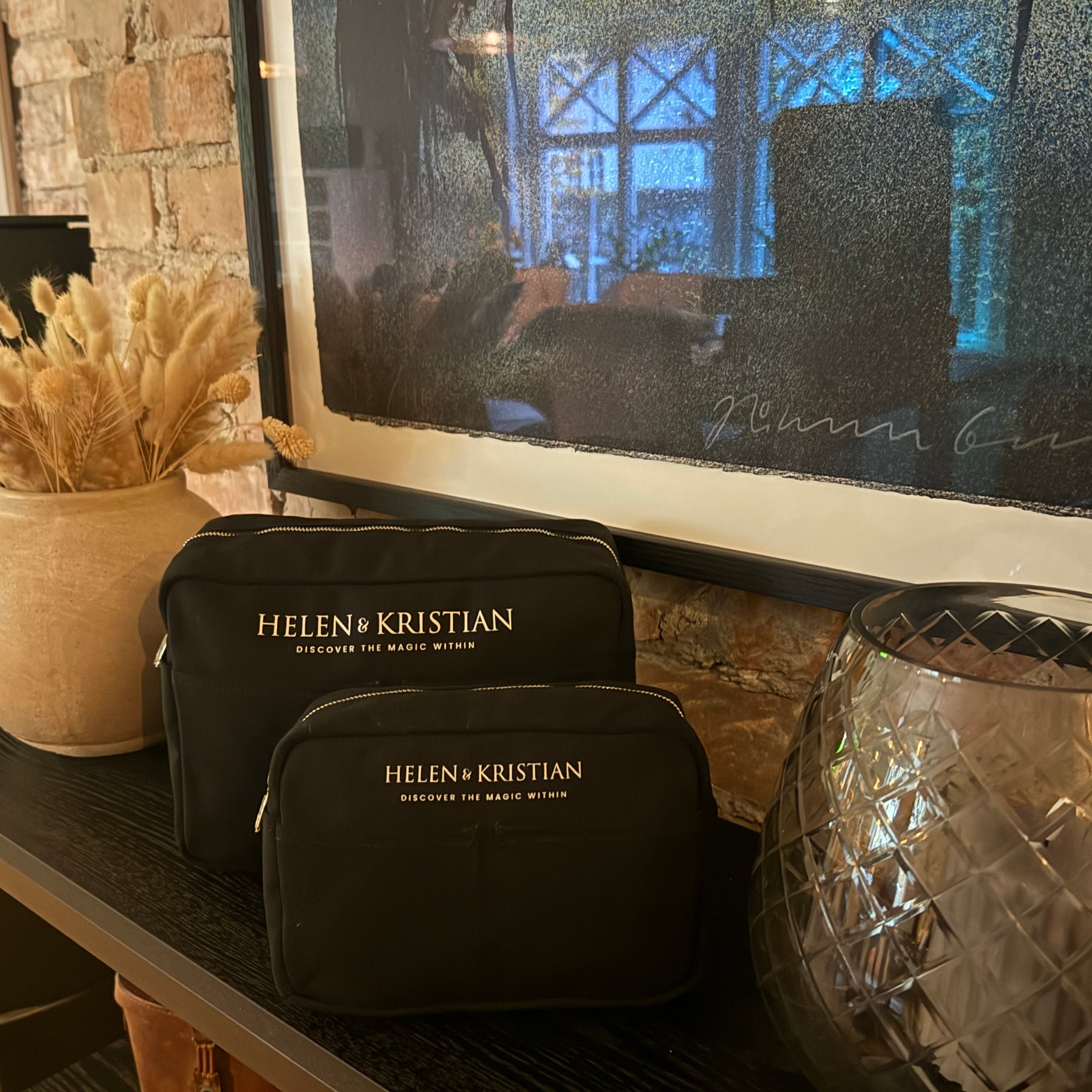 Nesty - Small Toiletry Bag - Black Raven